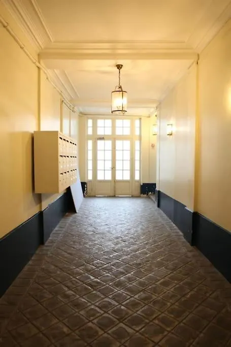 Chic Neighborhood Charming Courtyard Studio 7Th Paris