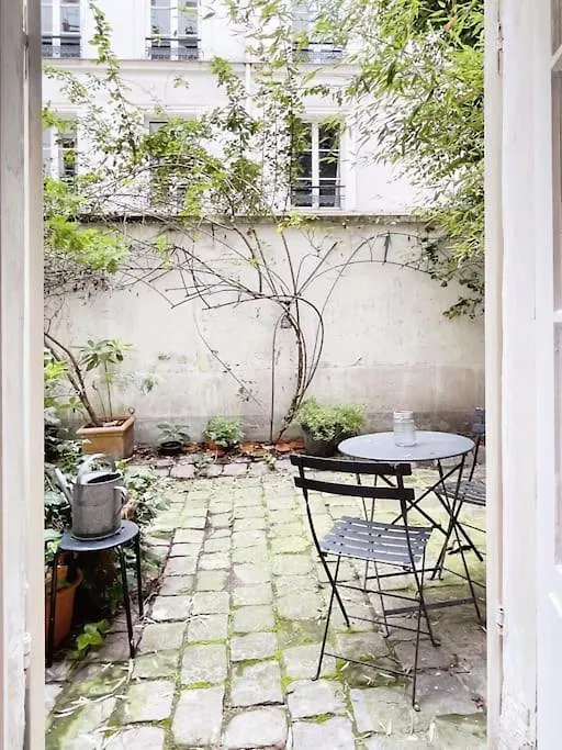 Chic Neighborhood Charming Courtyard Studio 7Th Paris 0*,  France