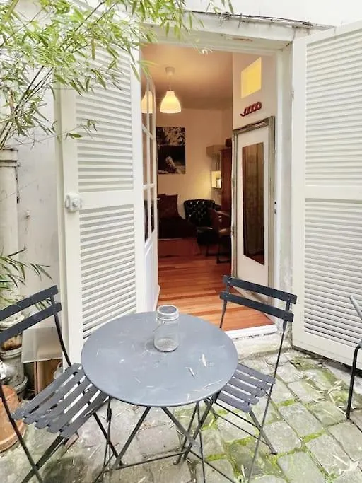 Chic Neighborhood Charming Courtyard Studio 7Th 파리 아파트